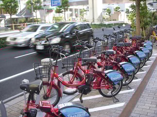 今年から電動アシスト自転車になった。とても楽ちん。