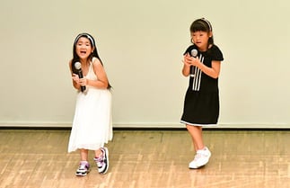 08.うさぎアイドル|小学生女子チーム。自作の歌も歌ってオーディエンス賞受賞