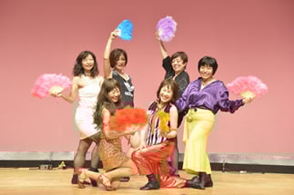 11.ビクトリー｜この世代だからこそ良いと思う選曲「六本木心中」。ノリノリで扇子を使って踊りました。昔を思い出す？？