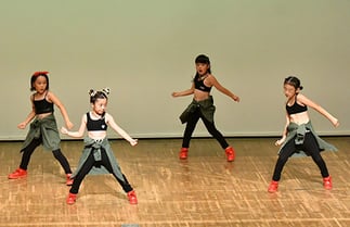 16.センゲンダイナソーズ|せんげん台のダンススタジオのキッズ4人組(1人はクロイツメイト)。クールなダンスで新人賞受賞!
