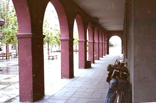 wir warteten hier eine kurze Regenschauer ab