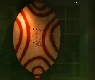 dieses Schild - archaisch, voll magischer Ausstrahlung