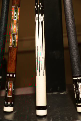 ホワイトスネイクジュマが入れられた ロバートソン