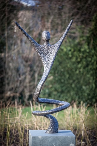 "Discover Yourself!" Brons op hardsteen In opdracht van Scholengemeenschap het Erasmus Almelo - Frieda Waanders 2016