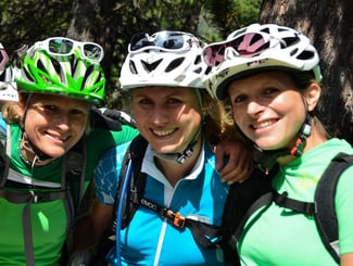 © GIRLSRIDETOO.DE // Das Orga-Team (von links): Andrea Hahn - BikeAgentur, Judith Lell-Wagener - GIRLSRIDETOO.DE, Patricia Roth - BikeAgentur