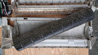 分解クリーニングのばらした写真