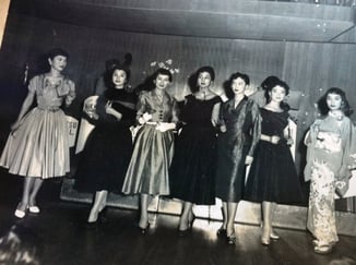 先々代撮影　日本初のメガネファッションショー