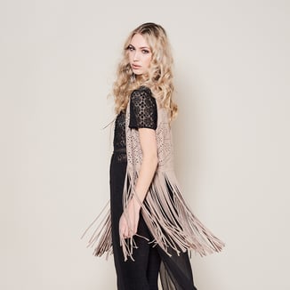 SOHO VEST WITH FRINGES - POWDER