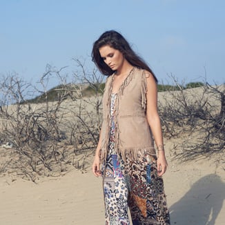DONNA SUEDE VEST WITH FRINGE DETAILS - POWDER