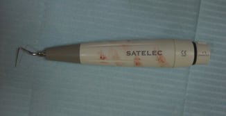 超音波スケーラー　毎回交換・滅菌を行っております