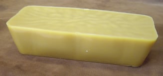Bloc de cire d'abeille du Berry