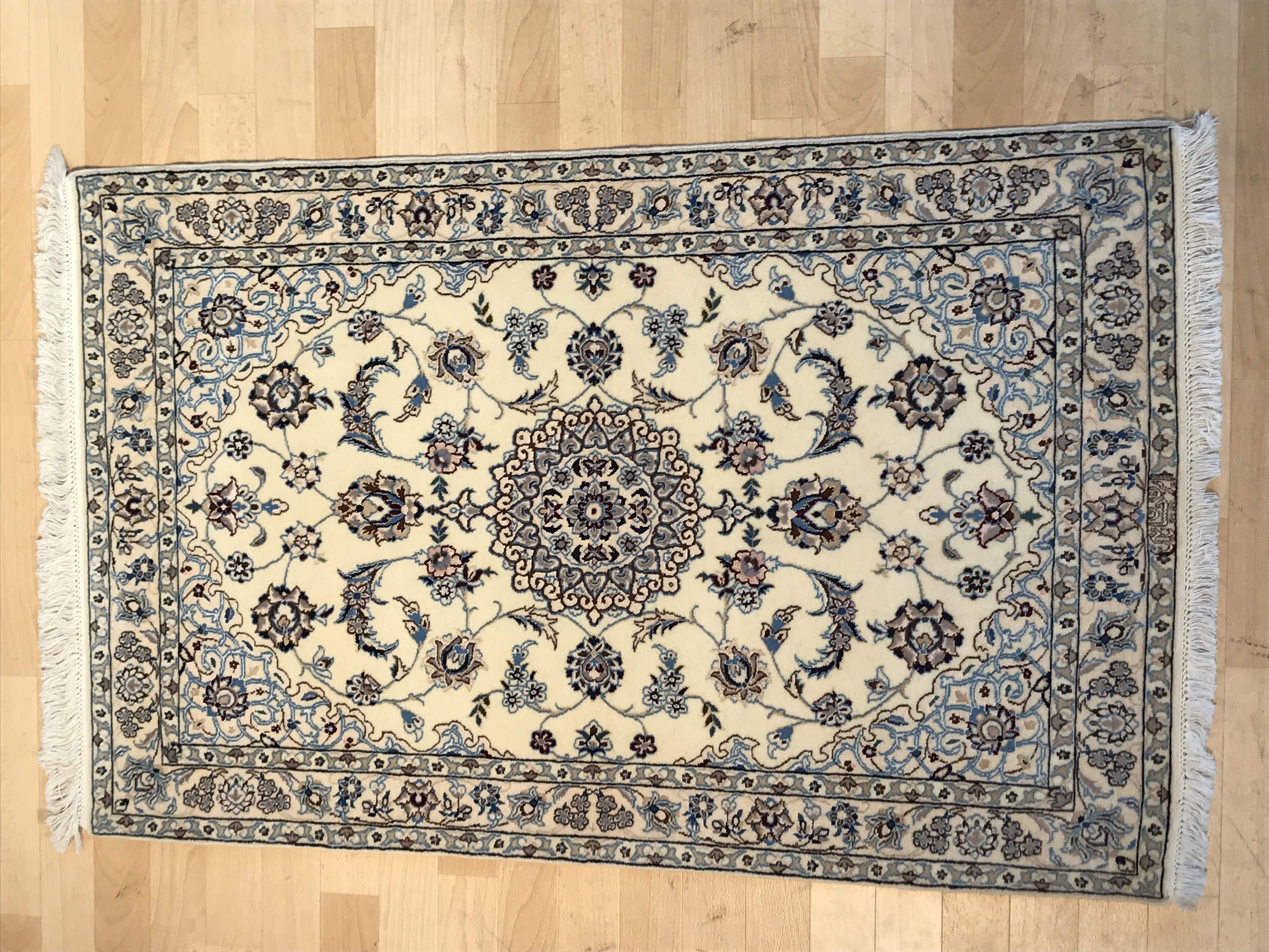 ペルシャ　手織　マット　絨毯　東京デザインセンター　栃木県家具　鹿沼市　東京インテリア　ショールーム