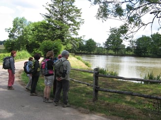 Marche à Semur en Brionnais