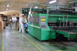 (有)秦永ダンボール　工場内部