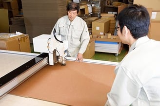 ▲カッター機操作の様子