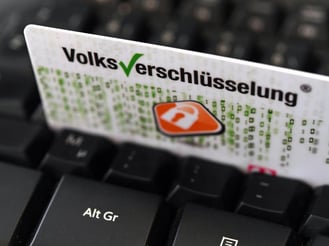 Das Fraunhofer Institut für Sichere Informationstechnologie und die Deutsche Telekom bieten nun die kostenlose «Volksverschlüsselung» an. Damit können auch unerfahrene Computernutzer ihren E-Mail-Verkehr sicher verschlüsseln. Foto: Andrea Warnecke