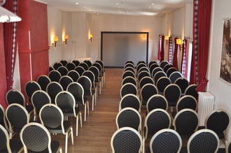 Tannensaal mit Theaterbestuhlung