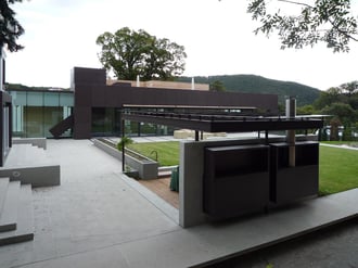 Sommerküche/Pergola/Essplatz: Stahl pulverbeschichtet/Glas/Nirosta - Foto © Knauer Architekten