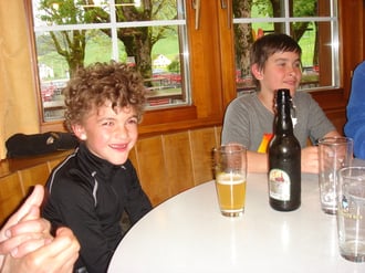 Mauro beim Saft (ohne Alkohol)