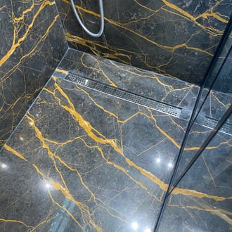 douche à l'italienne en marbre Yellow Veins