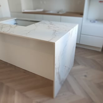 plan de travail cuisine et ilôt central en Dekton Entzo