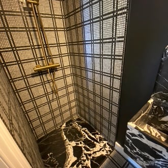 douche à l'italienne marbre Grand Antique 