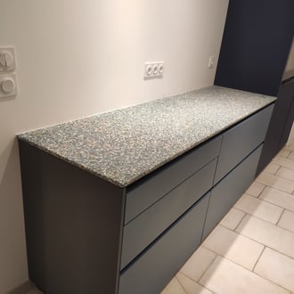 plan de travail cuisine terrazzo bleu