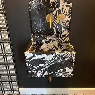 Vasque en marbre Grand antique 