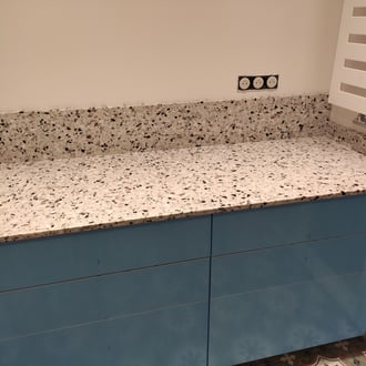 plan de travail cuisine terrazzo blanc 