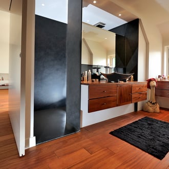 Douche à l'italienne en ardoise noire