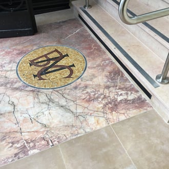 Sol d'entrée en marbre rose du Languedoc - France 