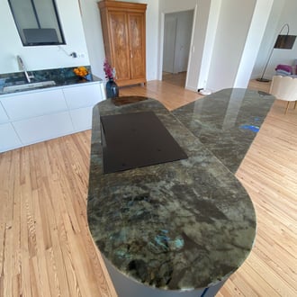 plan de travail cuisine en quartzite labradorite