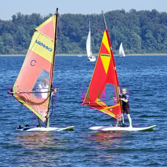 spot-planche-a-voile-sur-lac-de-biscarrosse