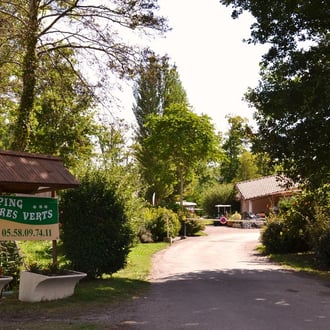 Entrée du camping Les Pres Verts à Gastes