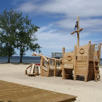 aire-de-jeux-sur-la-plage-de-gastes