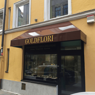 Beschriftung einer Markise