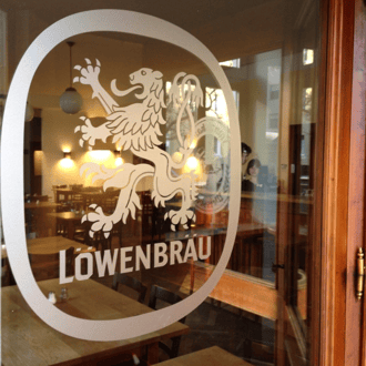 Beschriftung einer Glasscheibe