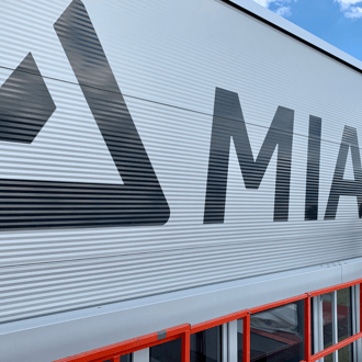 Hallenbeschriftung als Folienbeschriftung