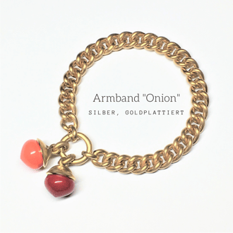 Armband, Silber goldplattiert mit Onion-Pendants, rek. Koralle