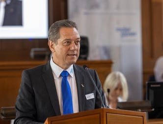 Portraitfoto Max Kistler, Bauexperte rund um die Gebäudehülle