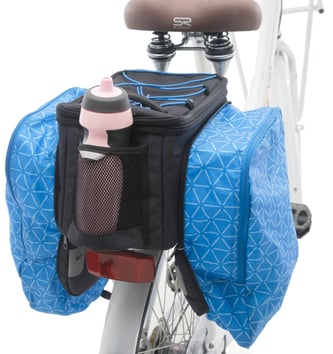 Eine integrierte Regenhülle schützt die Tasche vor Regen oder Schmutz.