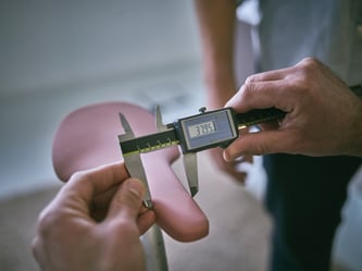 Eine ausreichend breite Sattelnase reduziert den Druck auf empfindliche Körperregionen, steigert so den Komfort.