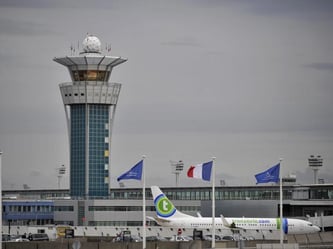 Flugreisende mit Ziel oder Zwischenstopp in Frankreich müssen am Mittwoch mit erheblichen Verspätungen und Verbindungsausfällen rechnen. Foto: Yoan Valat