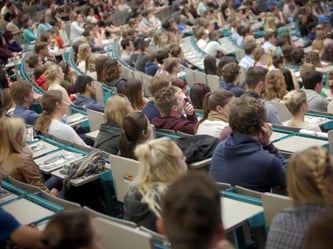 Kindergeld können Eltern auch zur Unterstützung ihrer Kinder im Masterstudium erhalten. Foto: Fredrik von Erichsen