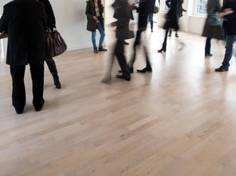 Kein Regelverstoß: Eigentümer können preiswerte Mietwohnungen abreißen und stattdessen hochpreisige Eigentumswohnungen bauen lassen. Foto: Lukas Schulze