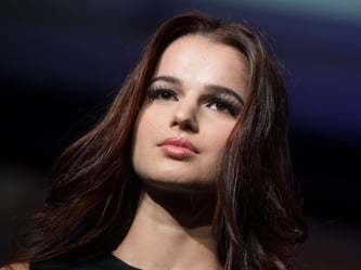 Natürlichkeit steht im Mittelpunkt der Branchenmesse «Haare 2016». Foto: Daniel Karmann