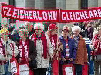 Der Equal Pay Day markiert den Tag, bis zu dem Frauen über den Jahreswechsel hinaus weiterarbeiten müssten, um rechnerisch auf das durchschnittliche Jahresgehalt eines Mannes zu kommen. Foto: Maurizio Gambarini/Archiv