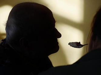 Damit einem für die Pflege eines Angehörigen keine Nachteile entstehen, wird eine Renten-Zuzahlung durch die Pflegekasse gewährleistet. Foto: Jens Kalaene