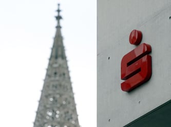 Die Ulmer Sparkasse wollte aufgrund der anhaltenden Niedrigzinsphase Tausende Kunden aus den Scala-Verträgen herauslocken - ansonsten drohte die Kündigung. Foto: Bernd Weißbrod