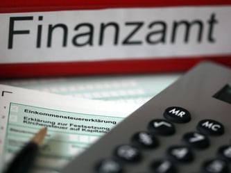 Für Steuernachforderungen durch den Fiskus als auch für Erstattungen des Finanzamtes fallen Zinsen pro Monat an. Foto: Oliver Berg